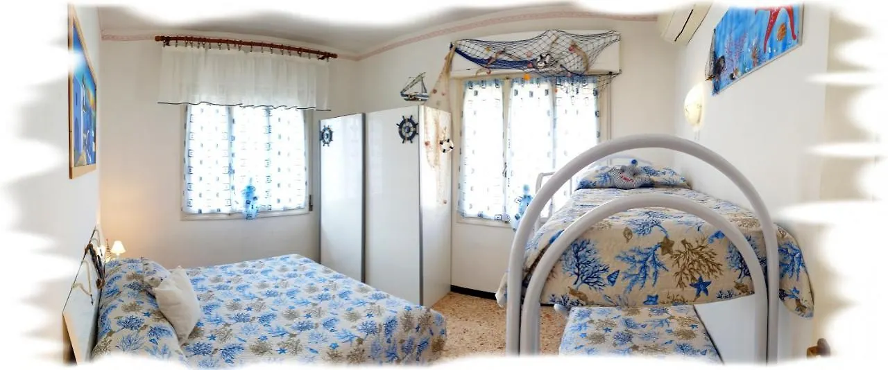 Casa Vacanza Marina, in pieno centro a pochi passi dal mare e con aria condizionata! Diano Marina Appartamento